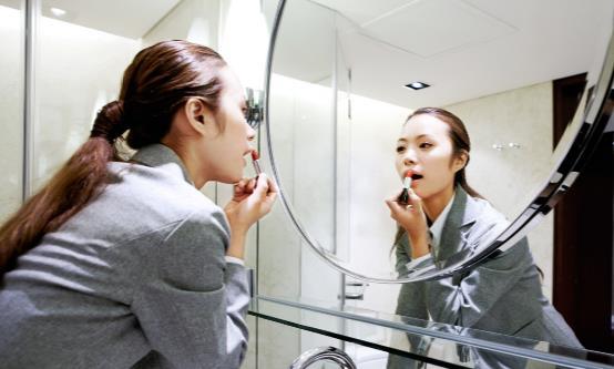 镜子日常清洁方法 如何正确保养你的镜子(图2)